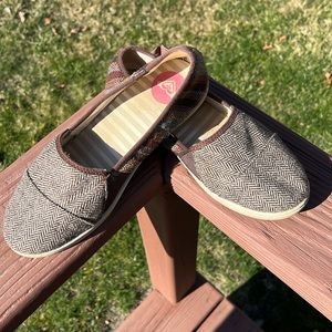 ROXY slip on women’s size 9